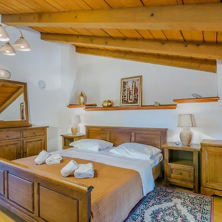 Сasa de vacaciones In With Kitchen Draga Bašćanska